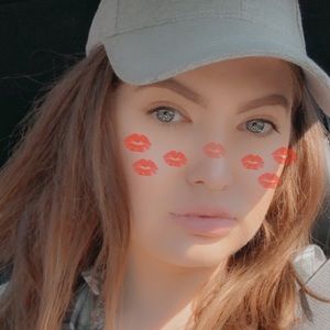 Meet your Posher, Courtney